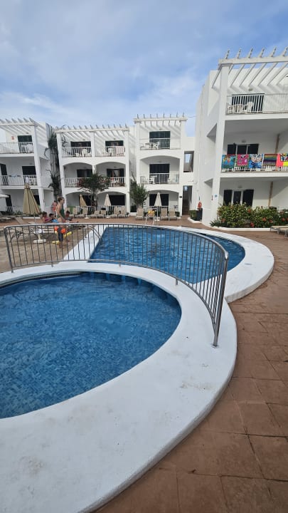 Pool Gavimar Ariel Chico Club & Resort