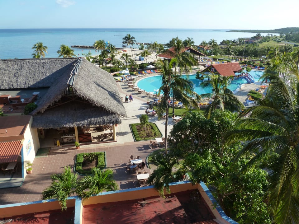 Vom Hotel auf Poolbar Brisas Guardalavaca Hotel & Villas