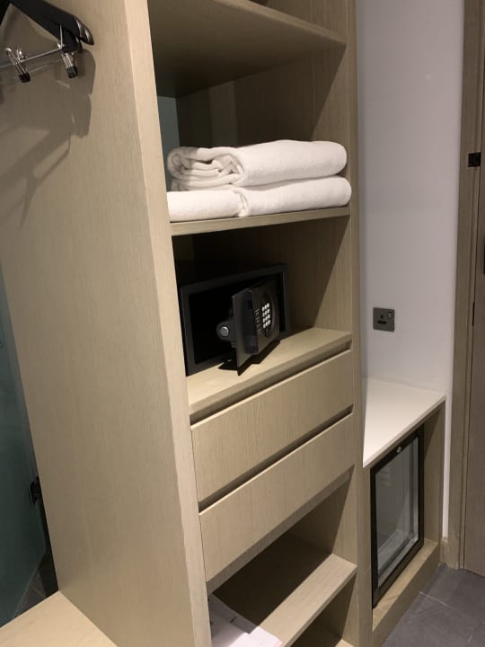 Zimmer ibis Styles Dubai Airport