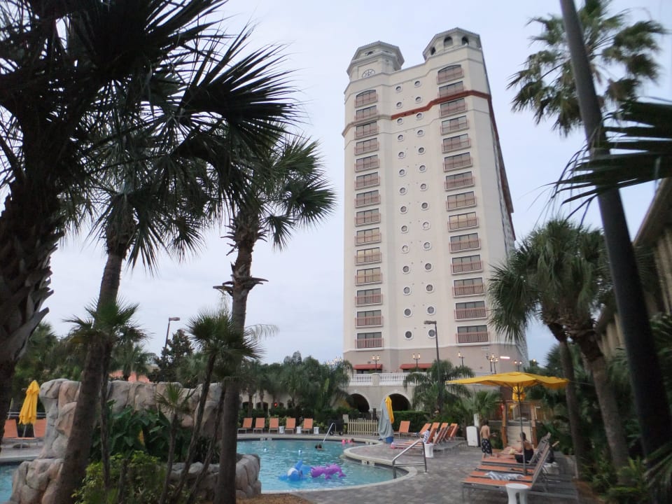 Blick auf Pool und Tower DoubleTree Hotel by Hilton Orlando at SeaWorld