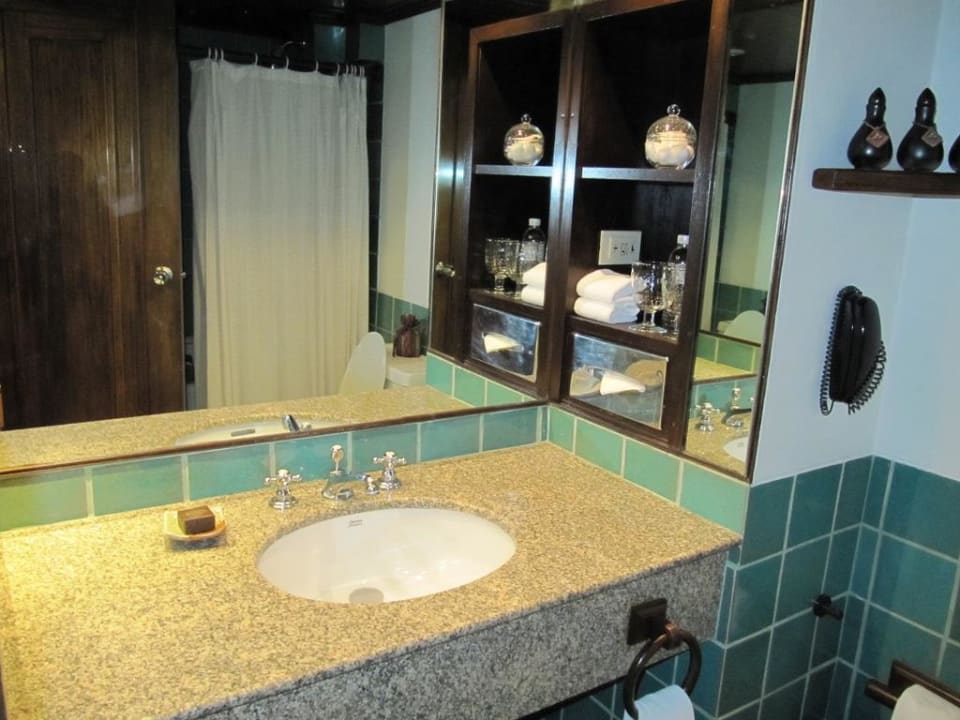 Bad Anantara Hua Hin Resort