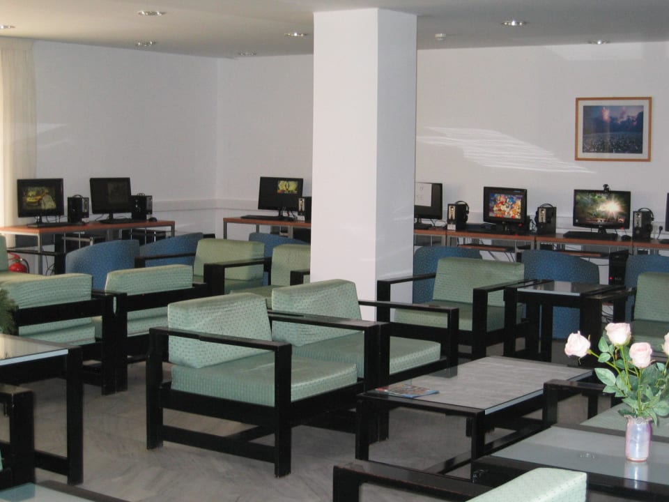 Aufenthaltsbereich allsun Hotel Carolina Mare