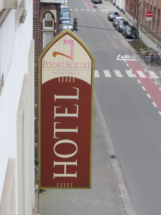 Vom Zimmerfenster zur Straße Hotel Monasterium PoortAckere