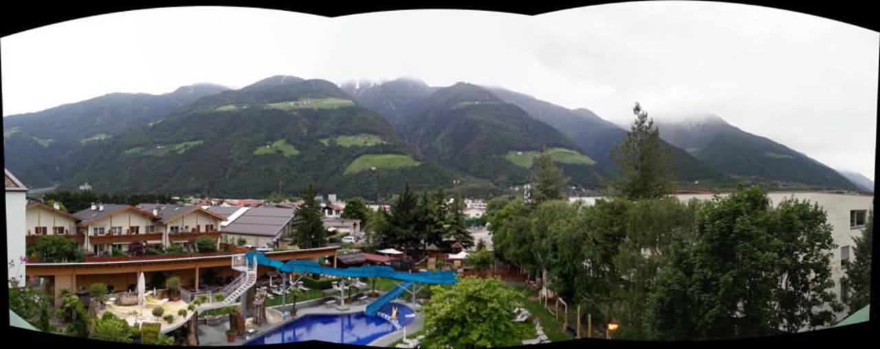 Balkonausblick (bei schlechtem Wetter) TYROL family retreat