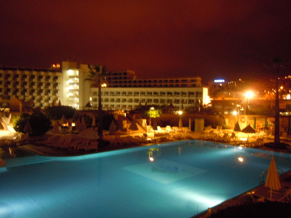Pool bei Nacht Alexandre Hotel Gala