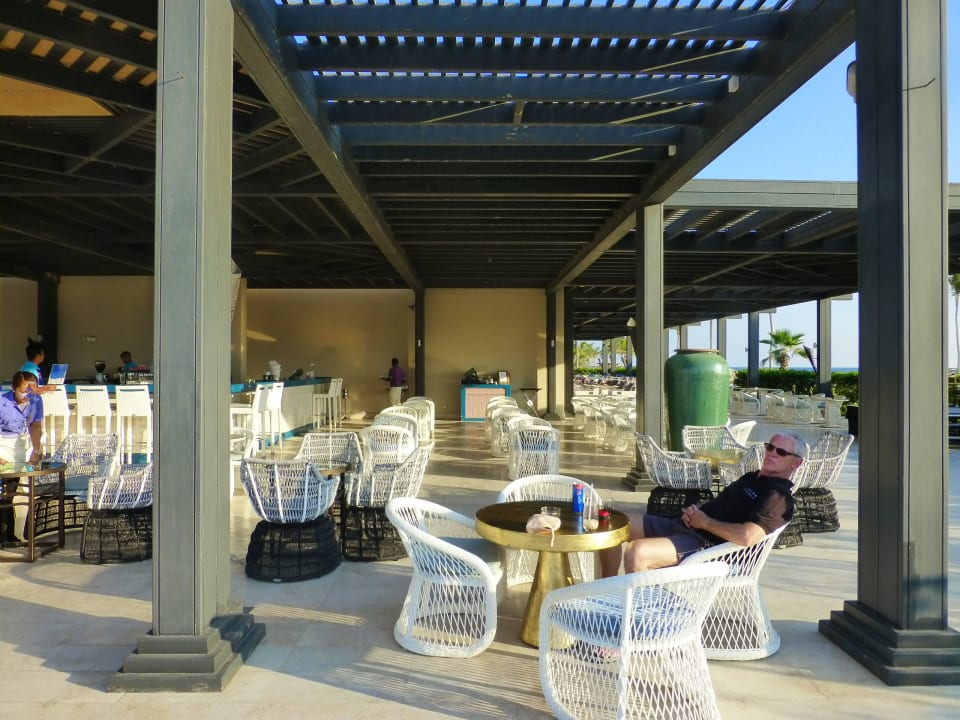 Poolbar Salalah Rotana Resort