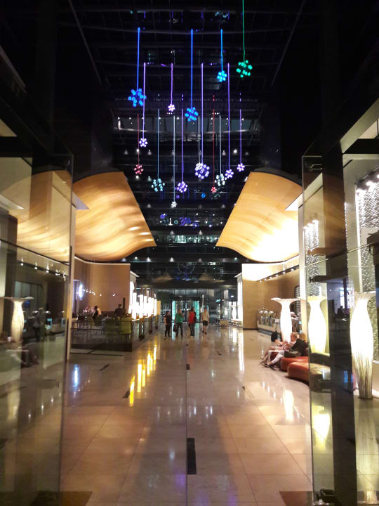 Lobby Hilton Frankfurt Airport