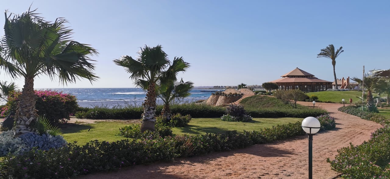 Gartenanlage Three Corners Equinox Beach Resort