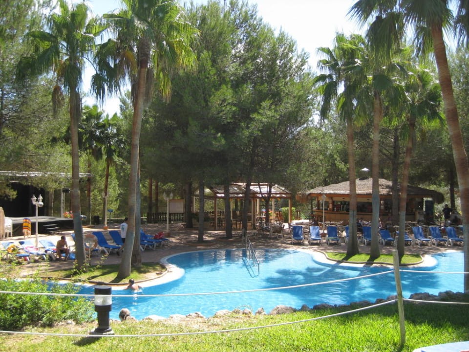 Pool hinter dem Hotel Valentin Grand Park Suite Hotel