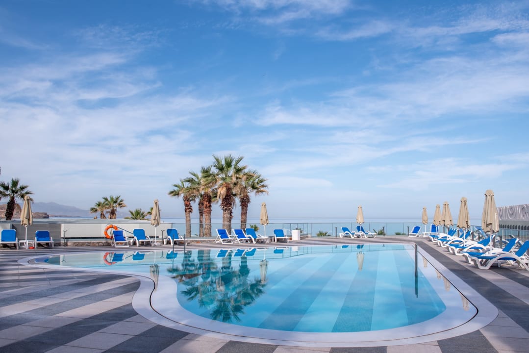 Pool Arina Beach Resort