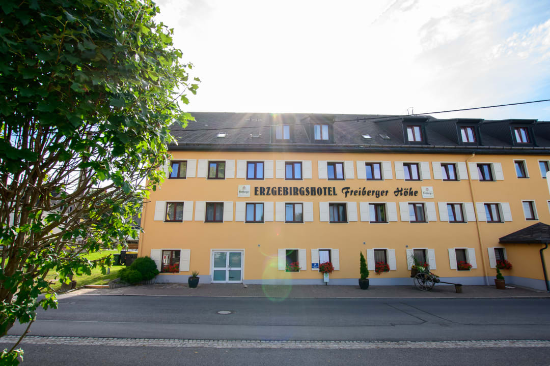 Außenansicht Erzgebirgshotel Freiberger Höhe