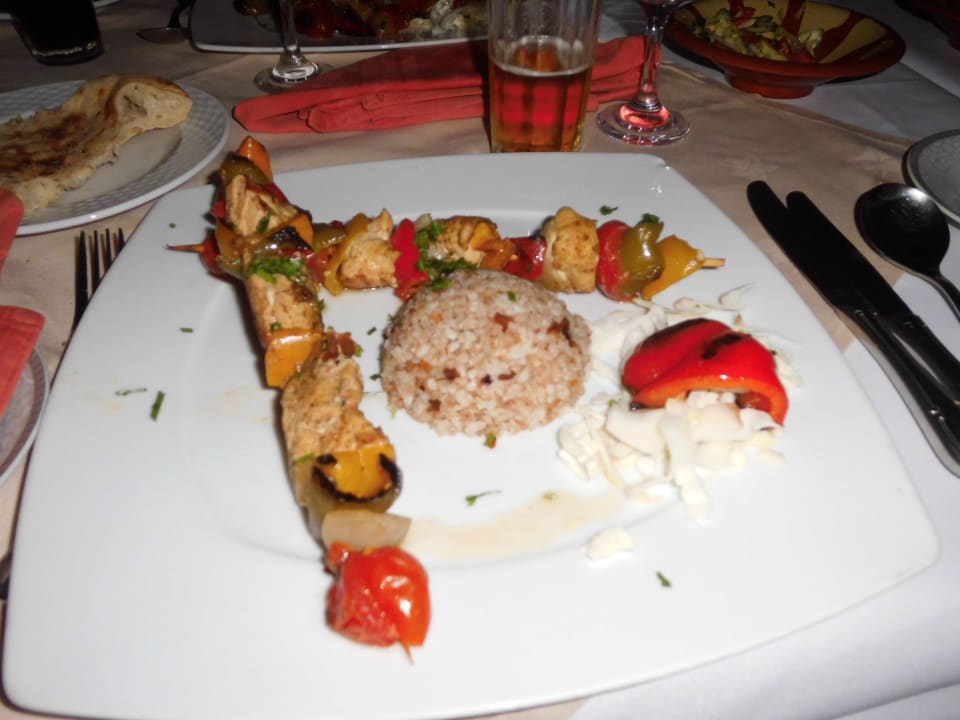 Essen beim Libanesen Titanic Beach Spa & Aqua Park