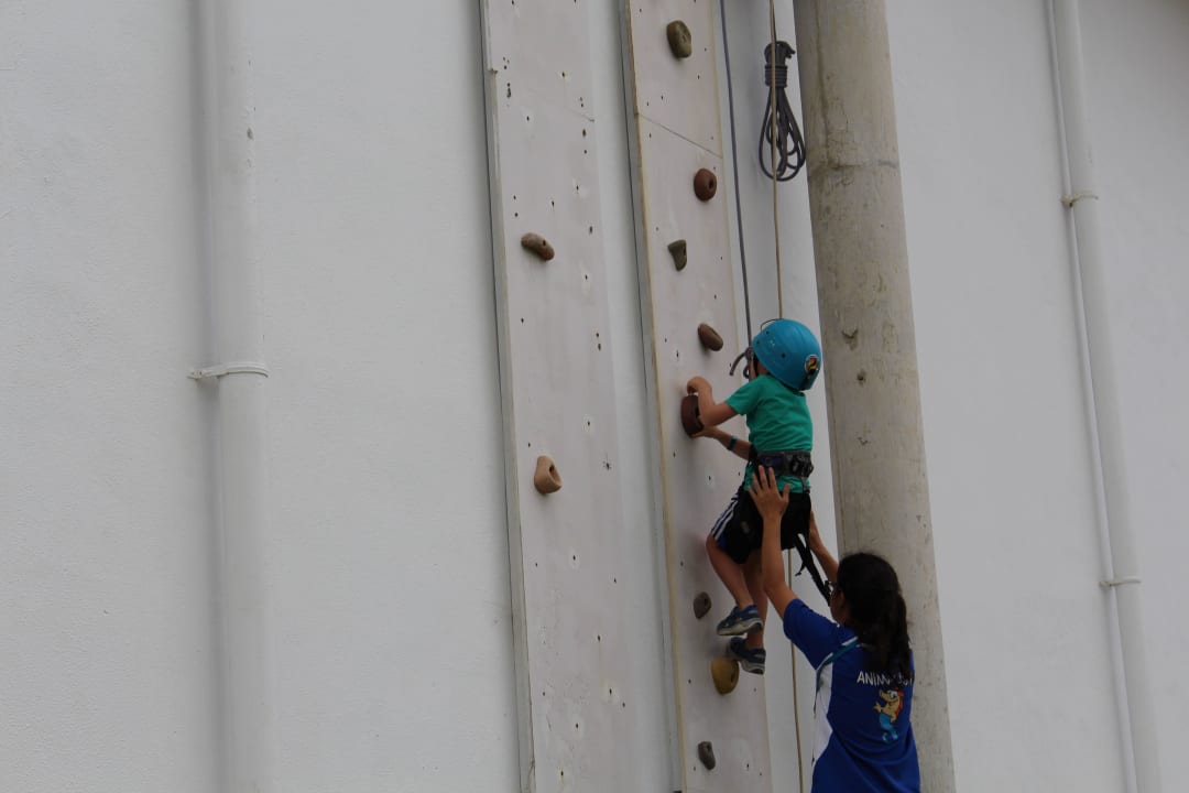 Kletterwand im Sport Center Hipotels Mediterraneo Club