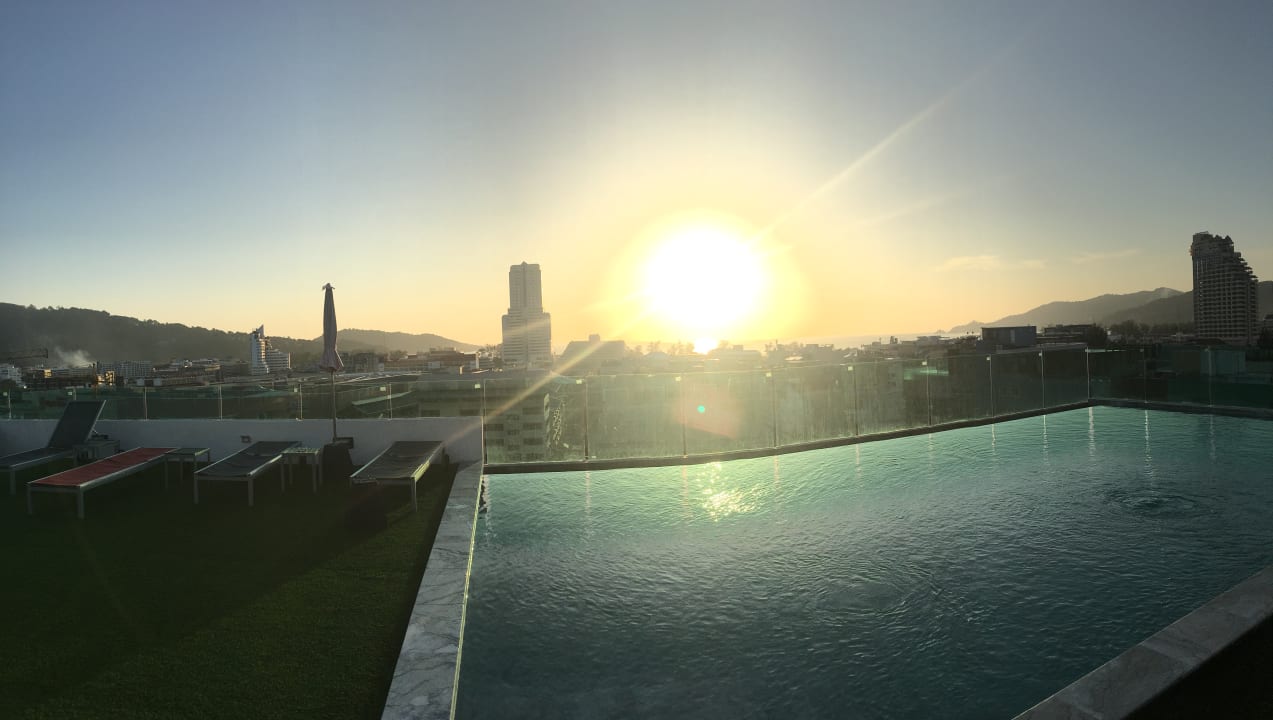 Pool Neon Pantong ex At Patong Hotel