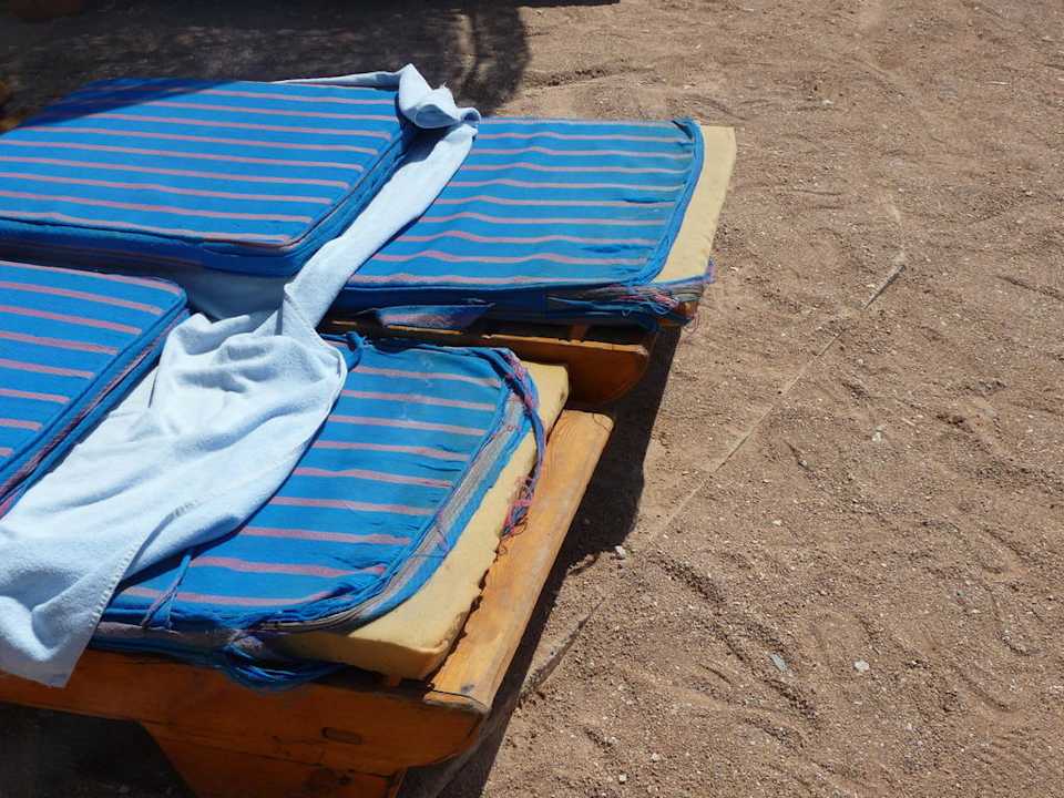 Unsere Strandliegen Siva Sharm