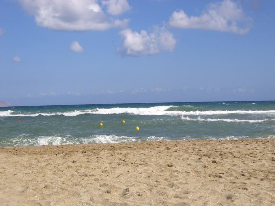 Blick vom Strand aufs Meer Anissa Beach & Village