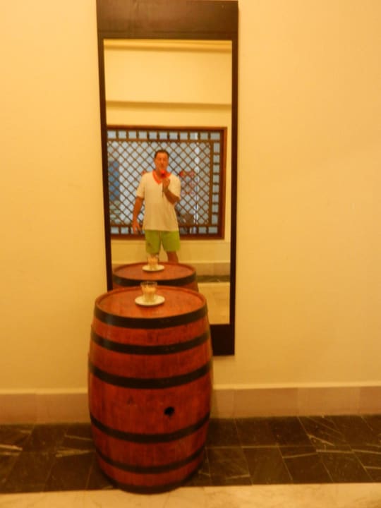 Am Ein/ Ausgang Calimera Yati Beach