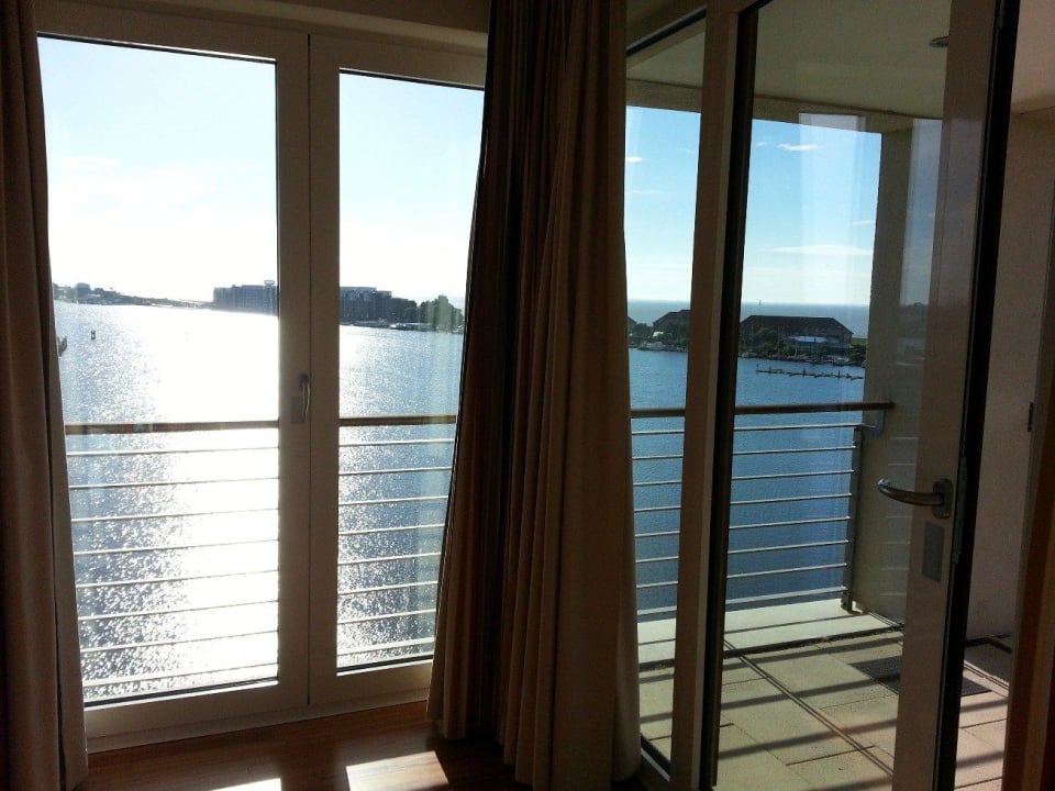 Ausblick auf Terrasse ATLANTIC Hotel Wilhelmshaven