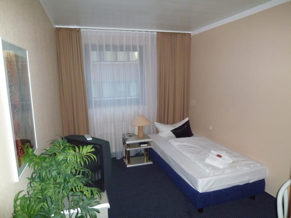 Einzelzimmer 2. Etage Hotel an der Kö