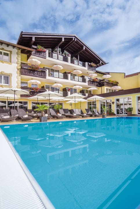 Außenansicht Parkhotel Burgmühle