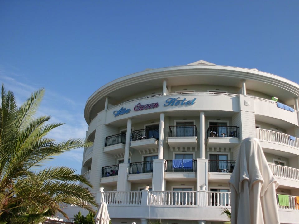 Außenansicht vom Strand Alba Queen Hotel