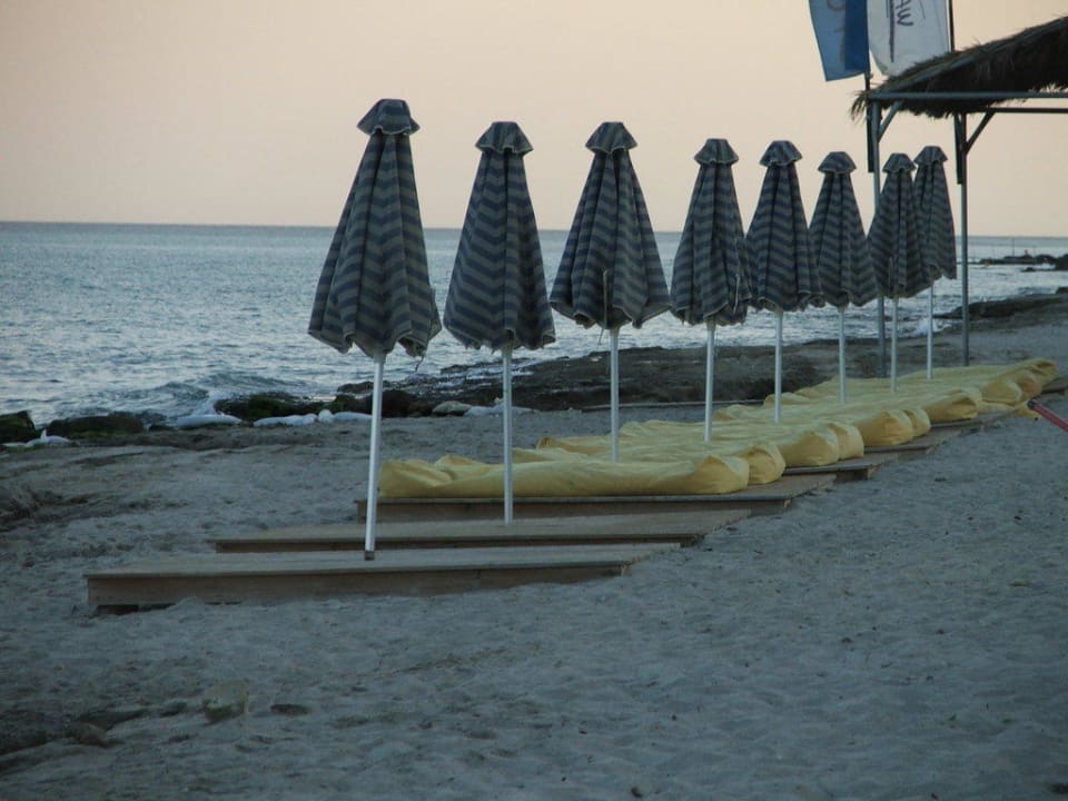 Sitzsäcke gratis am Hotelstrand Atlantica Mikri Poli Kos