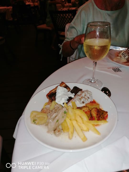 Gastro HARPIN Happy Days Beach Hotel