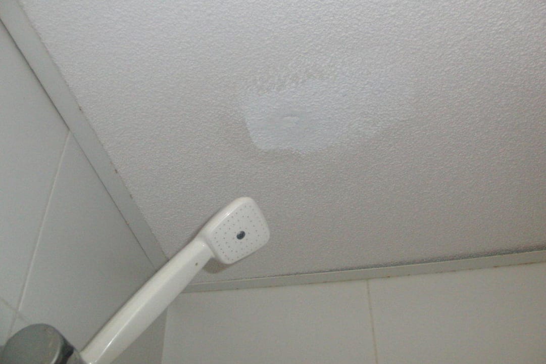 Grausliches Badezimmer! Valentin Grand Park Suite Hotel