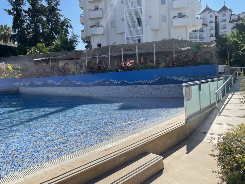 Pool Side Mare Resort & Spa