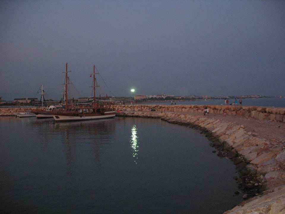 Закат на пирсе Aydinbey Kings Palace & Spa