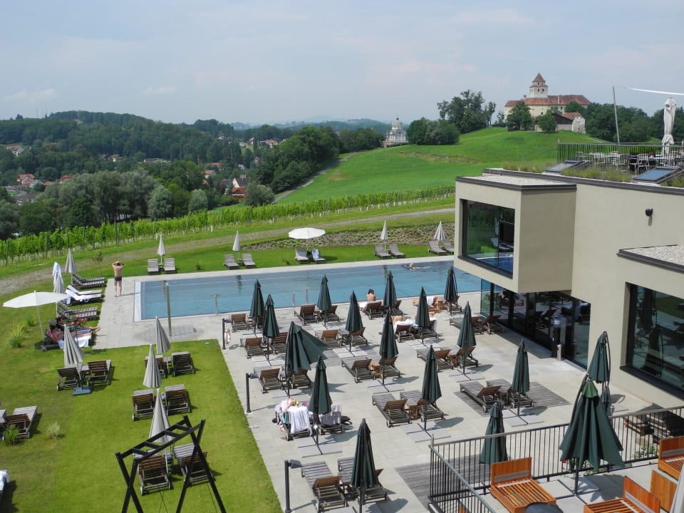 Poolbereich LOISIUM Wine & Spa Hotel Südsteiermark