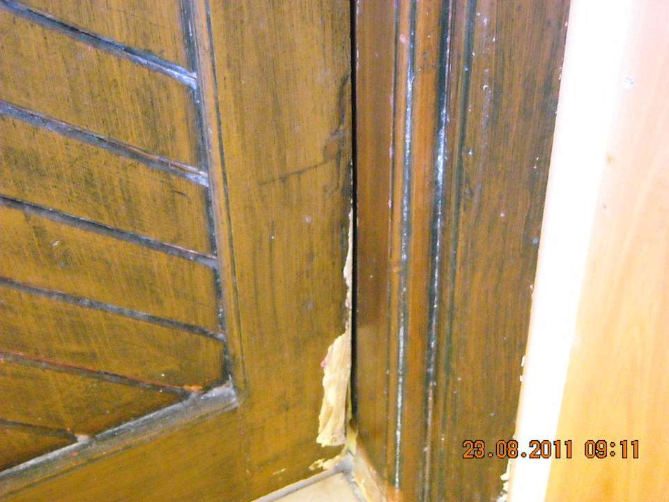 Defekte Klotür Hotel Kleopatra Alis