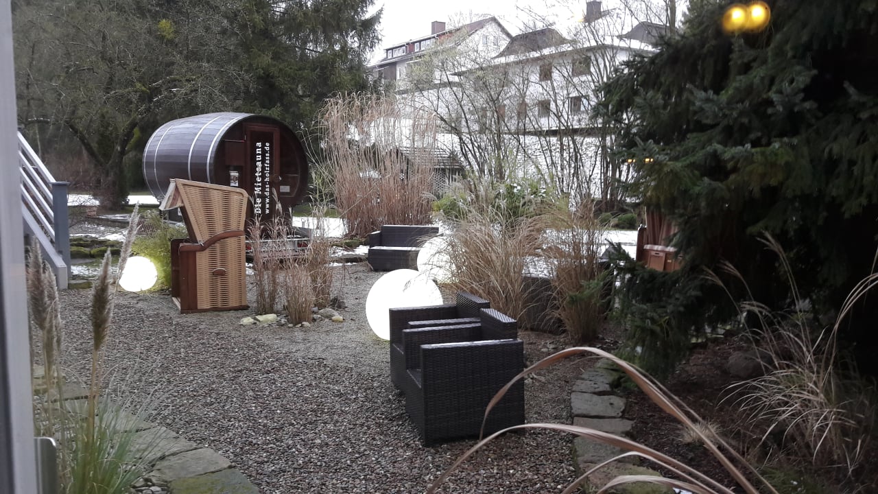 Gartenanlage angrenzend am Poolbereich ... Romantisches Hotel Menzhausen