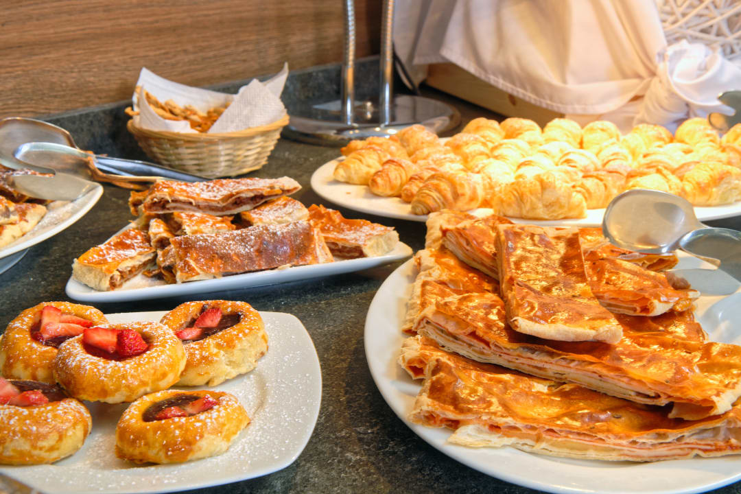 Gastro Hotel Aura Design & Garden Pool