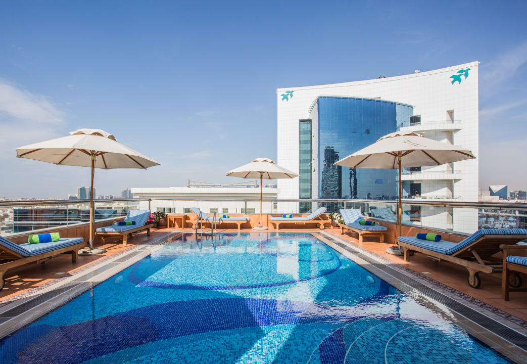 Pool Raviz Center Point Hotel