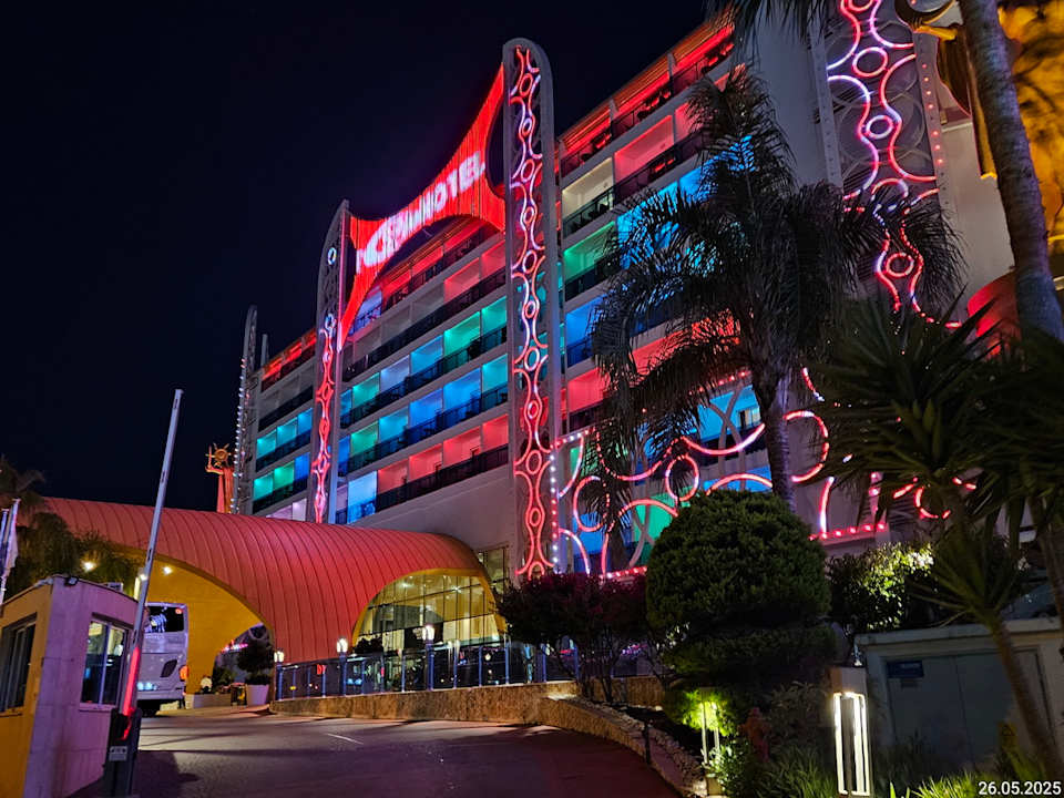 Außenansicht Azura Deluxe Resort & Spa Hotel