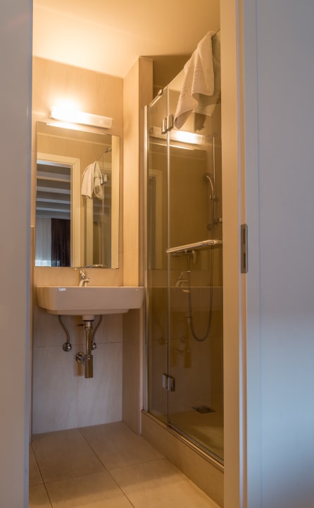 Zimmer Hotel Mika Downtown