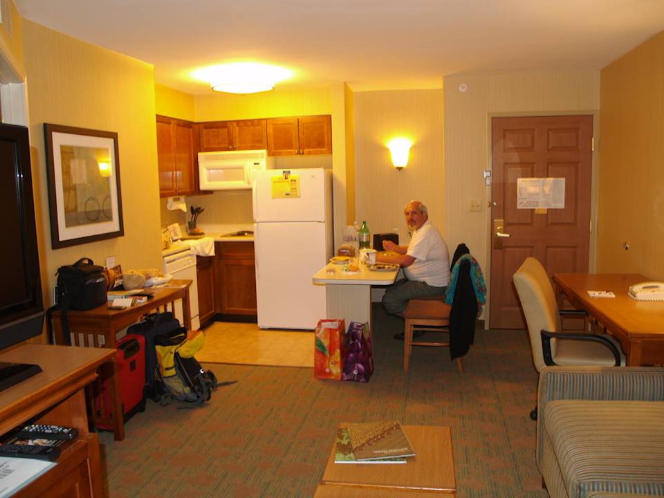 Blick auf die großzügige Räumlichkeit Hotel Staybridge Suites Chantilly Dulles Airport