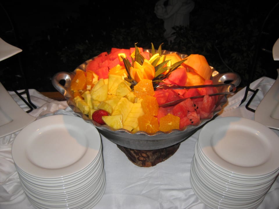 Poolparty Obst Sandals Royal Bahamian