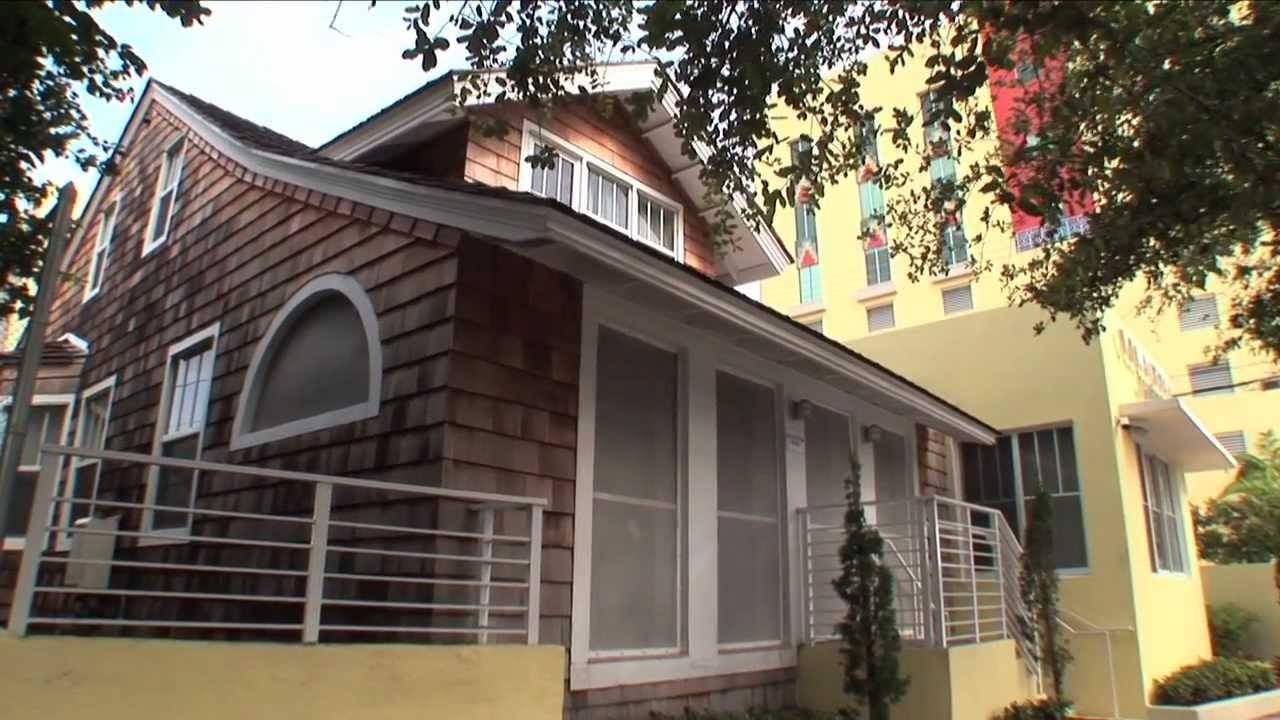 Building Villa Italia South Beach