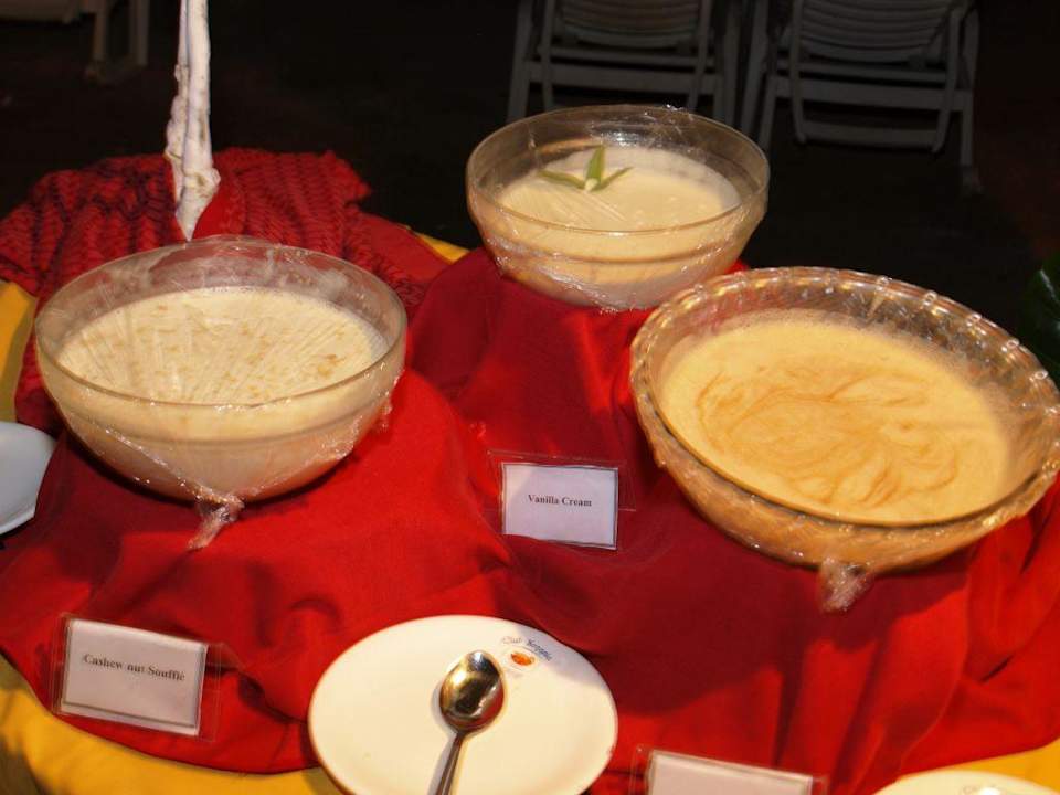 leckere Cremes und Pudding Hotel Koggala Beach
