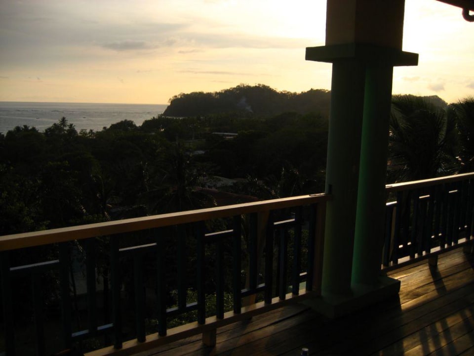 Sonnenuntergang auf der Terrasse Hotel Mirador de Samara