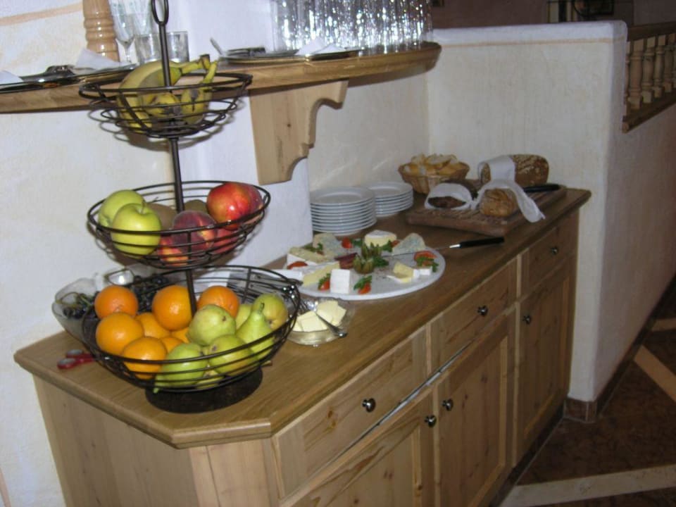 Obst und Käseauswahl beim Abendessen Hotel Kristall