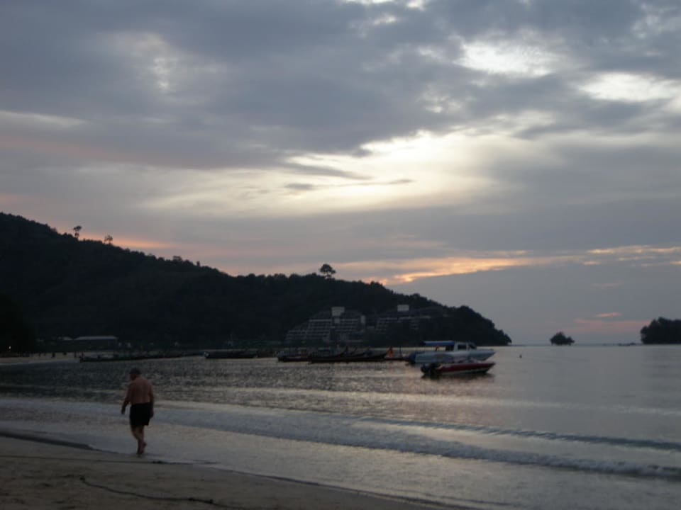 Die Bucht in die andere Richtung Nai Yang Beach Resort & Spa