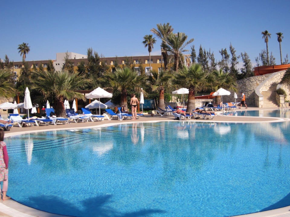 Schöner Pool Blue Waters Club