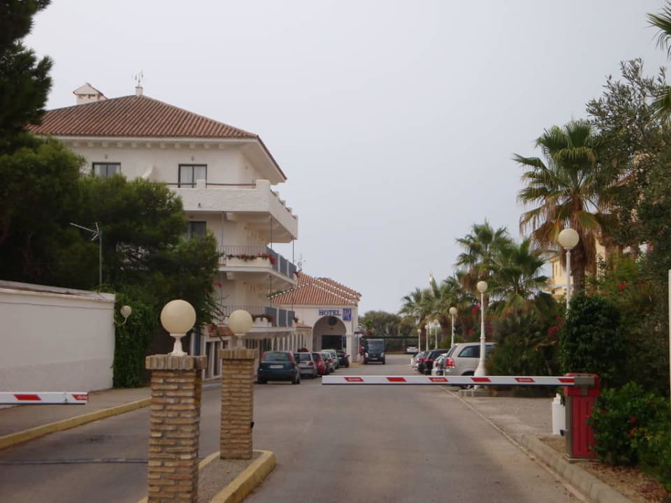 Einfahrt zum Hotel Hotel Playa de la Luz