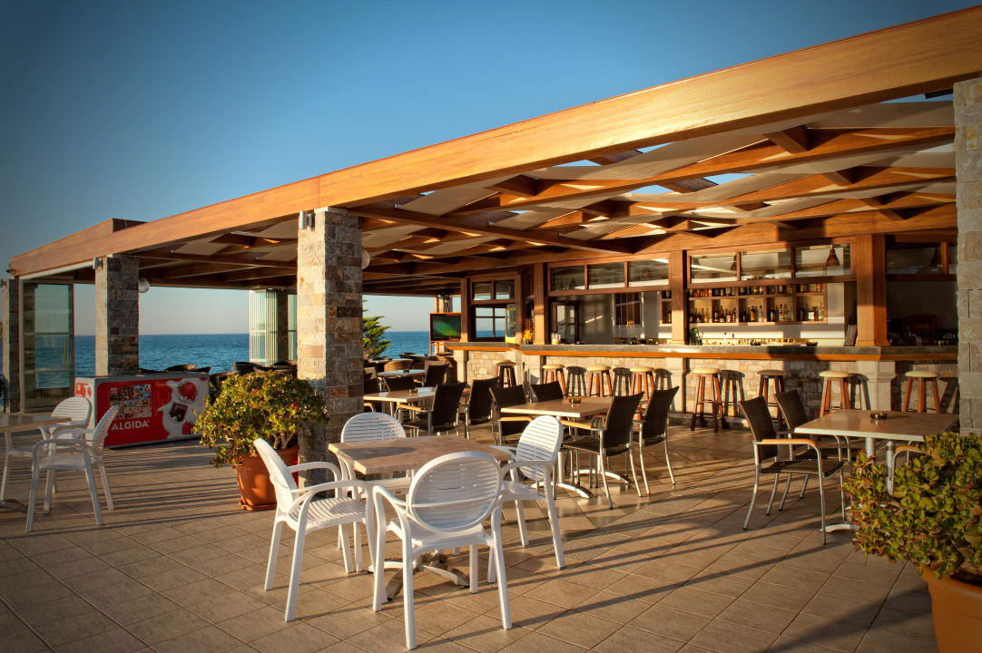 Renovated pool bar Hotel Ariadne Beach