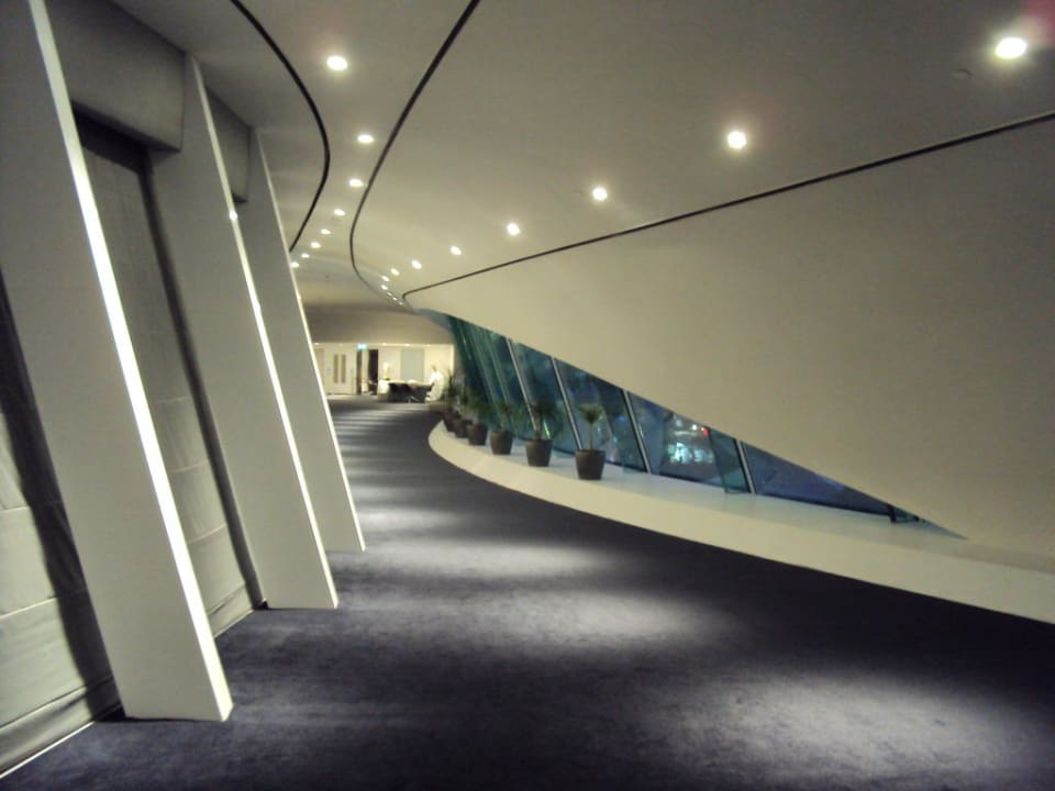 Der "Bridge-Walk" W Abu Dhabi - Yas Island