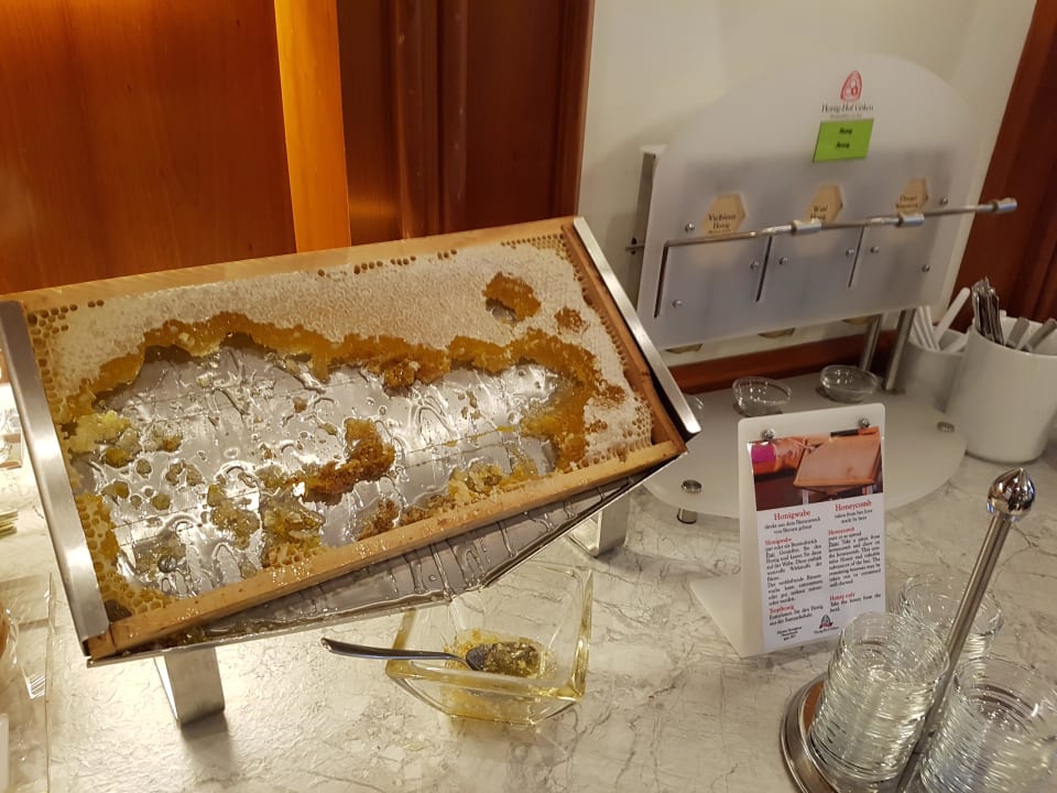 Frühstück  Hotel Metropol by Maier Privathotels