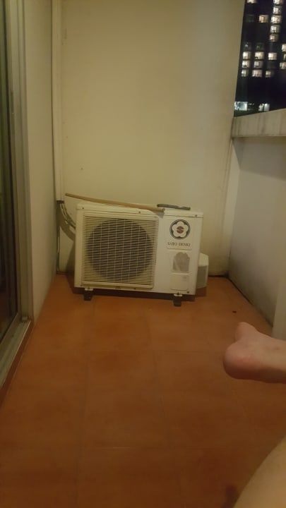 Balkon mit Warmluftführung Hotel Eastiny Plaza